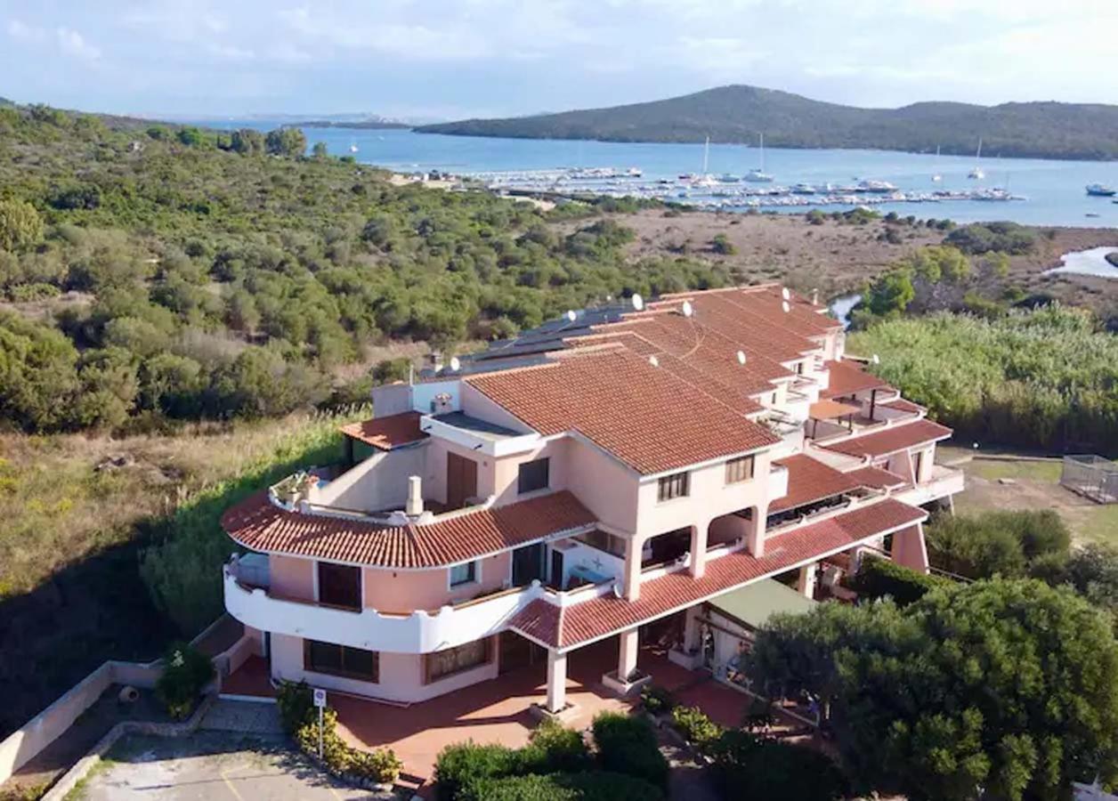 Romantico Appartamento Vista Mare Porto Pozzo Exterior photo
